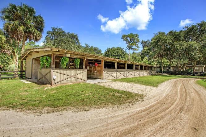2833 F RD barn