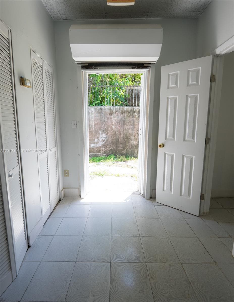 88 NW 54th St, Miami FL 33127