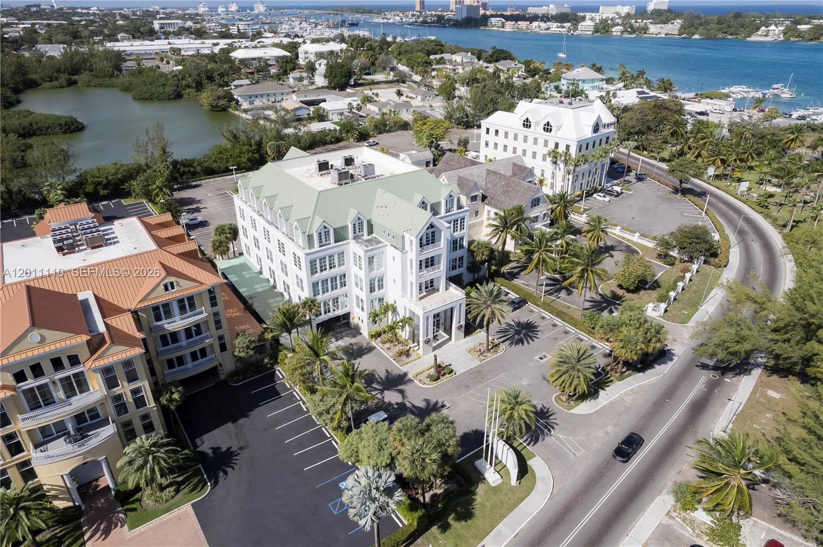 9 E Bay Street, 00000