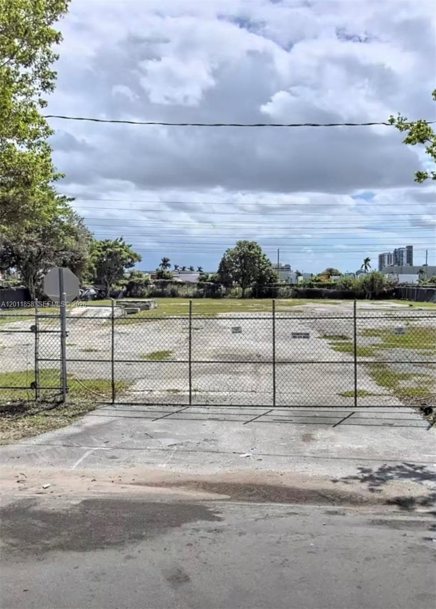 8322 NW 64, Miami FL 33166