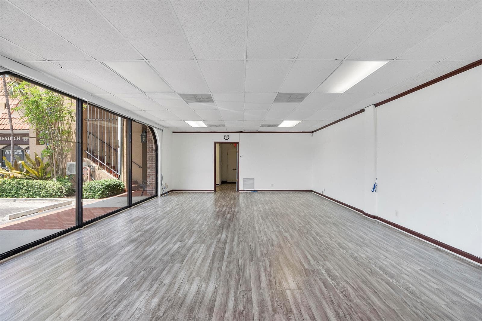1881 Ne 26th St_003