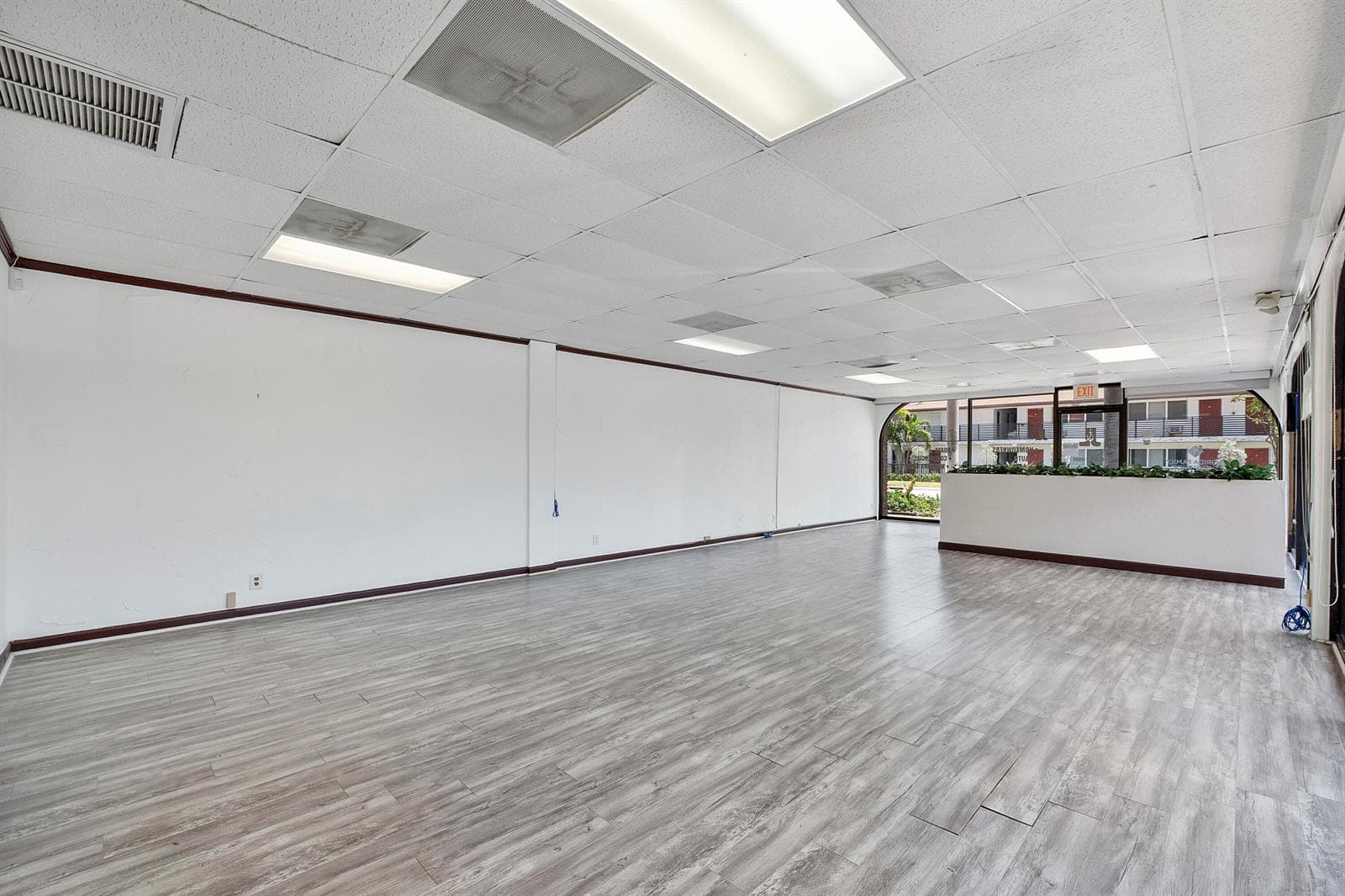 1881 Ne 26th St_004