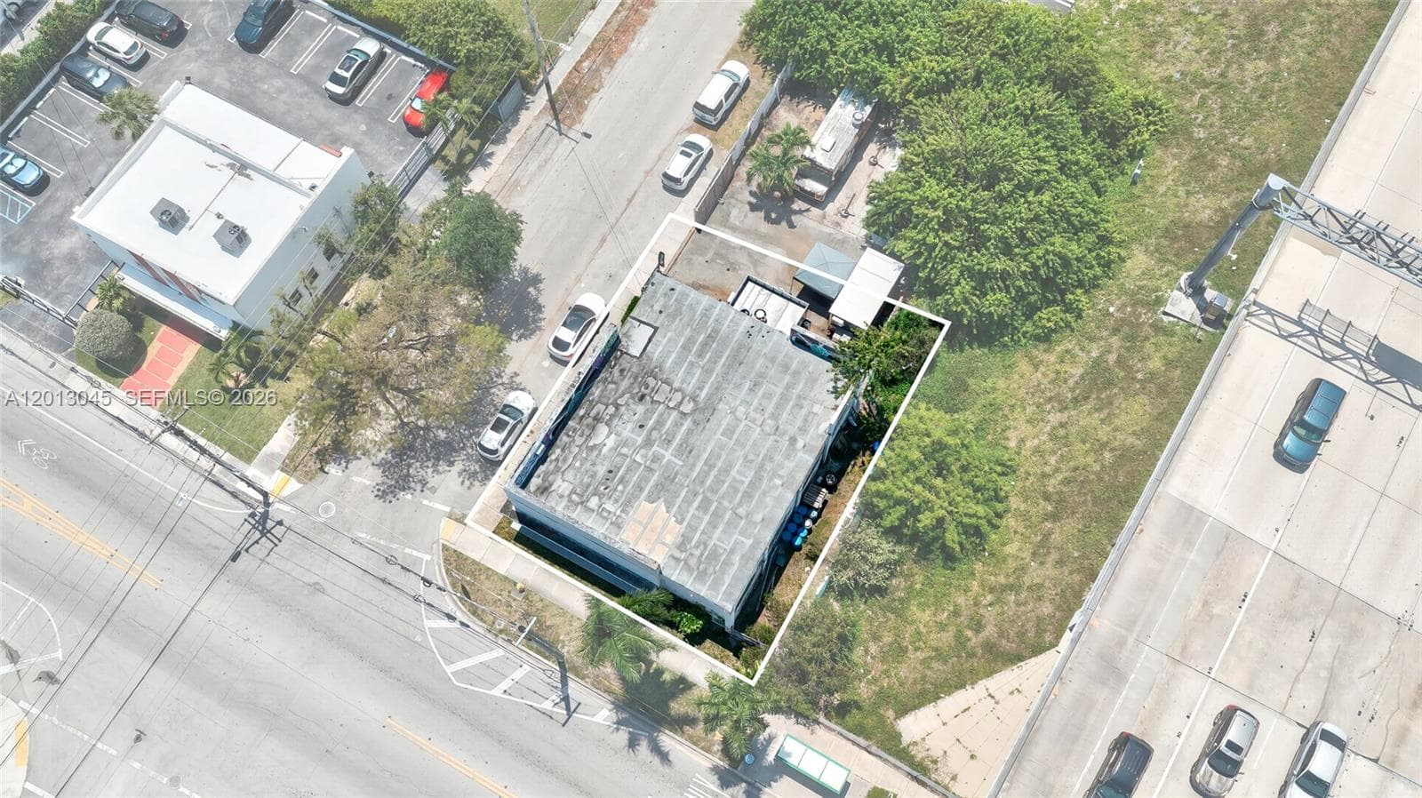 201 NW 37th St, Miami FL 33127
