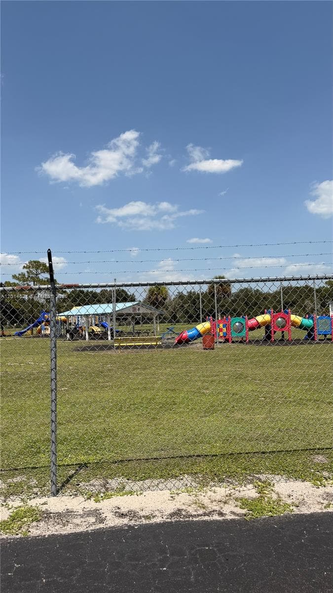 465 S Estribo st, Clewiston FL 33440-2613