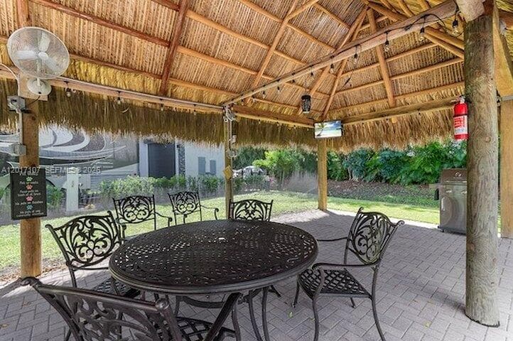 22 S Cortez Dr, Margate FL 33068
