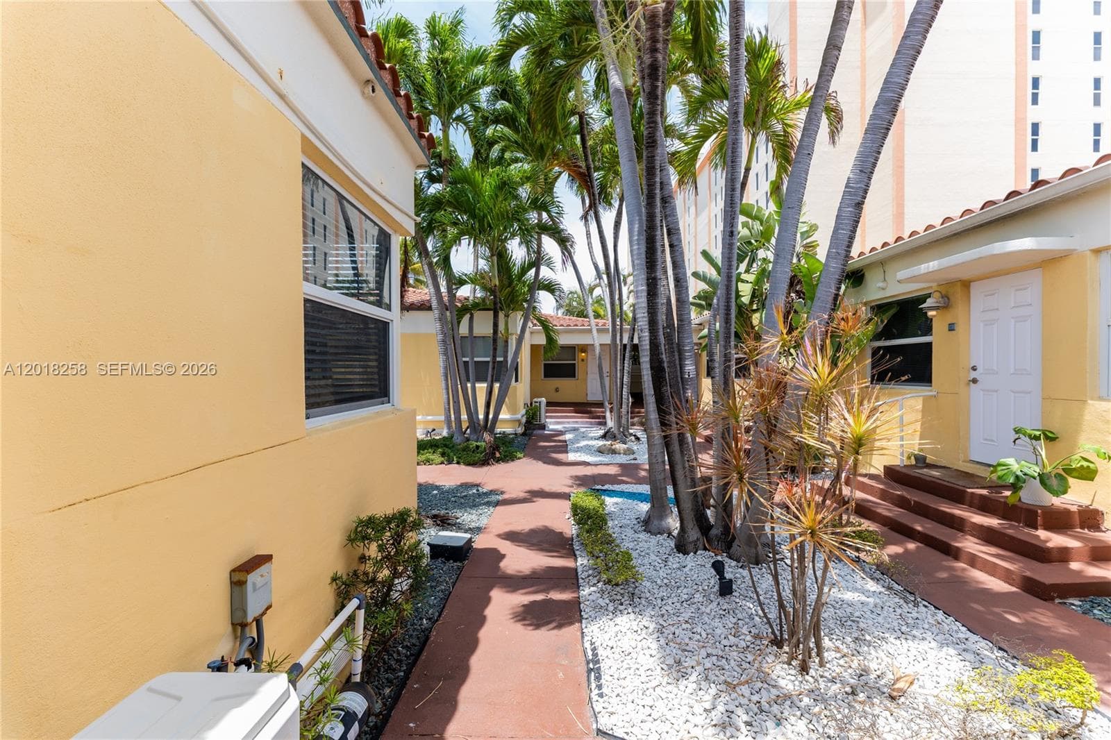 335 Georgia St, Hollywood FL 33019