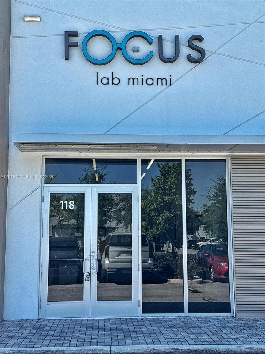 10890 NW 17th St # 118, Sweetwater FL 33172