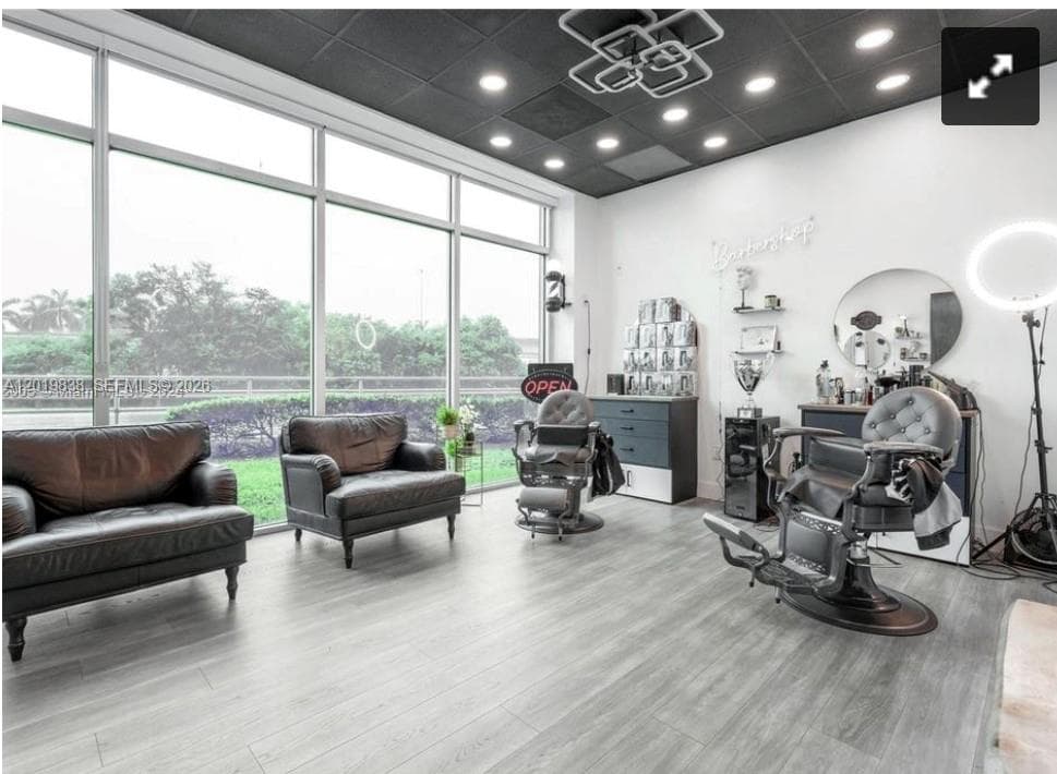 2300 W 84th St, Hialeah FL 33016