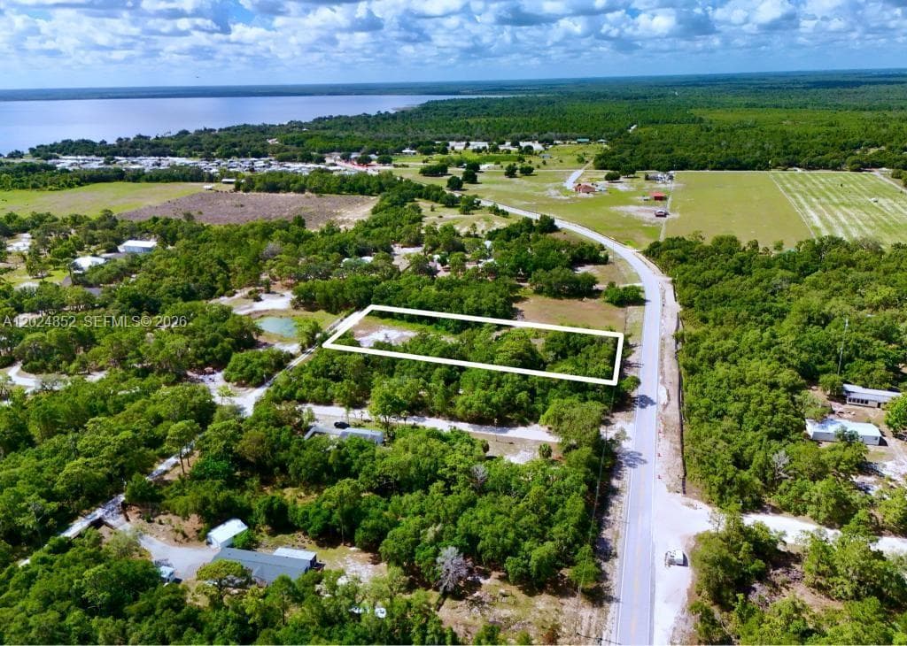 3175 Walk In Water Rd, Lake Wales FL 33898