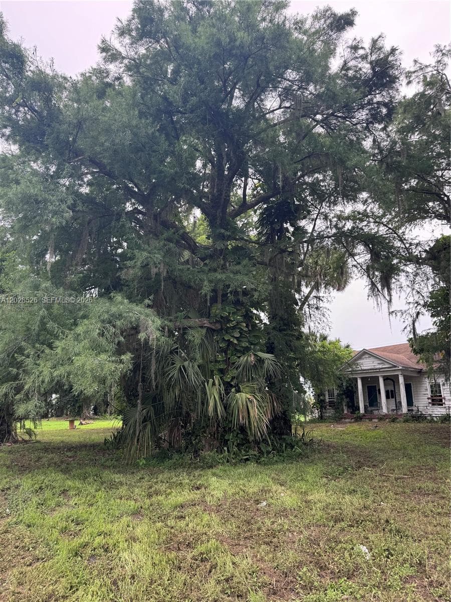 19121 SW Conners Hwy, Port Mayaca FL 33438