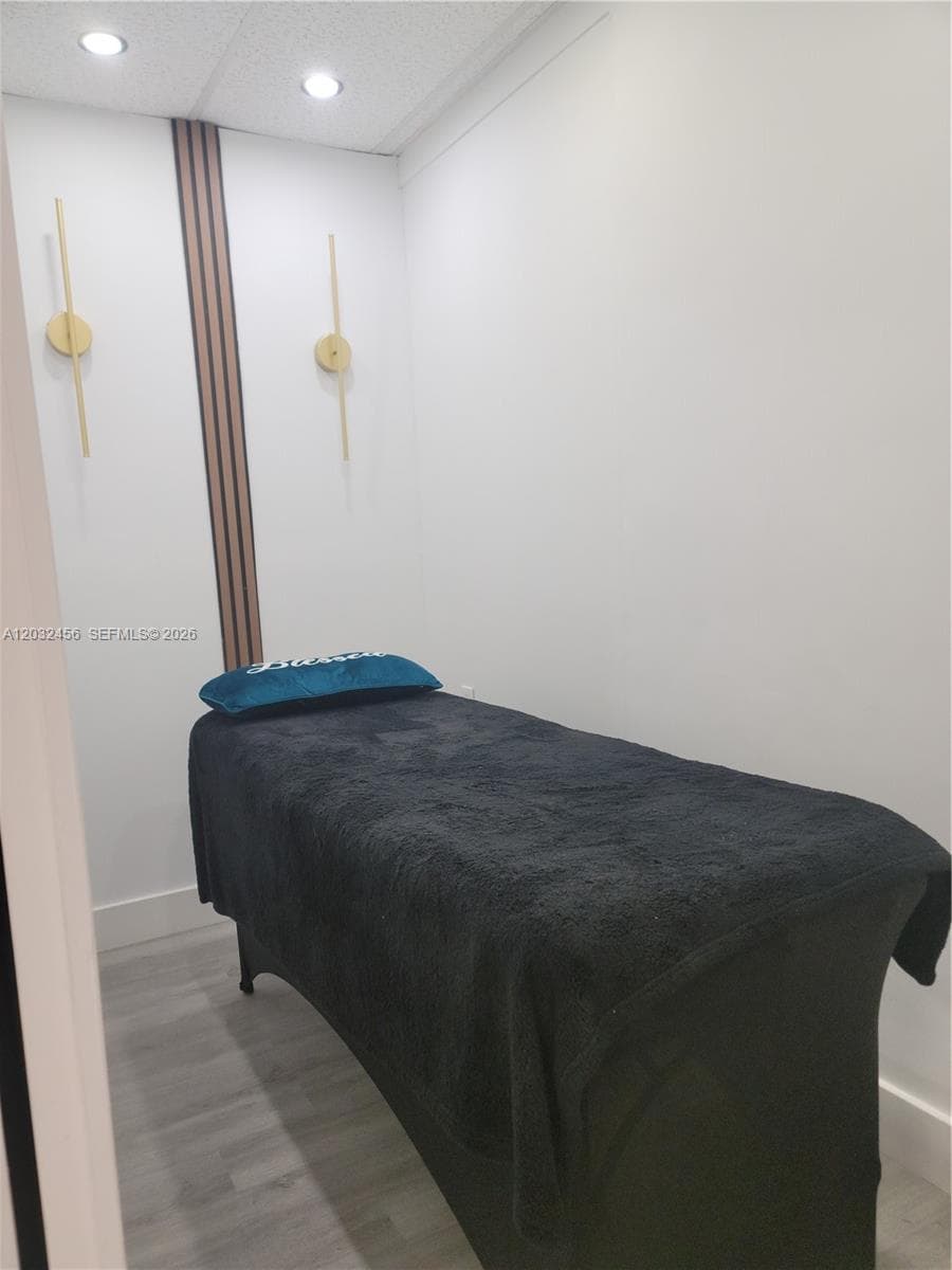 4237 Hollywood Blvd, Hollywood FL 33021