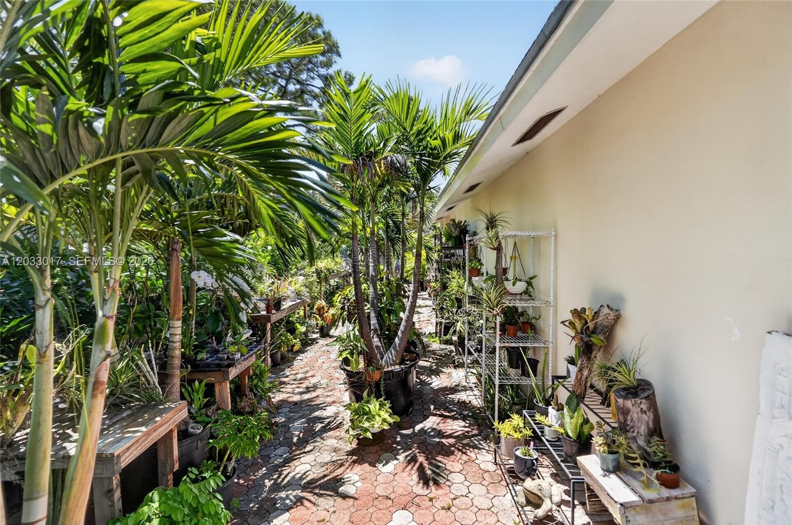 12360 SE Dixie Hwy, Hobe Sound FL 33455