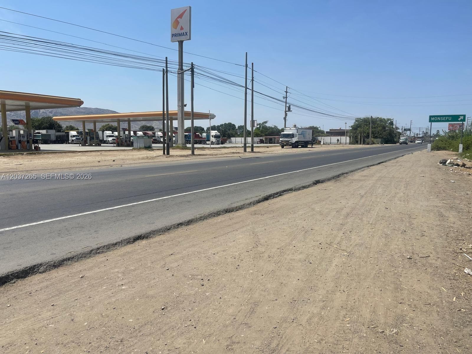 Acceso a vias principales.