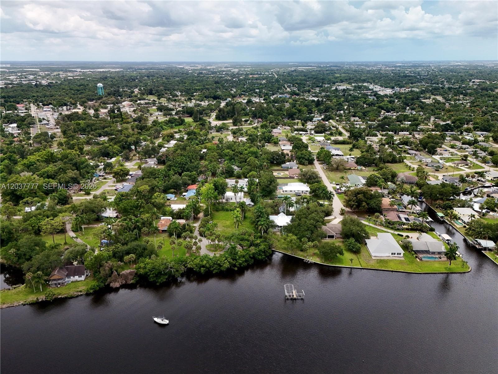 304 ROYAL PALM PARK RD, Fort Myers FL 33905