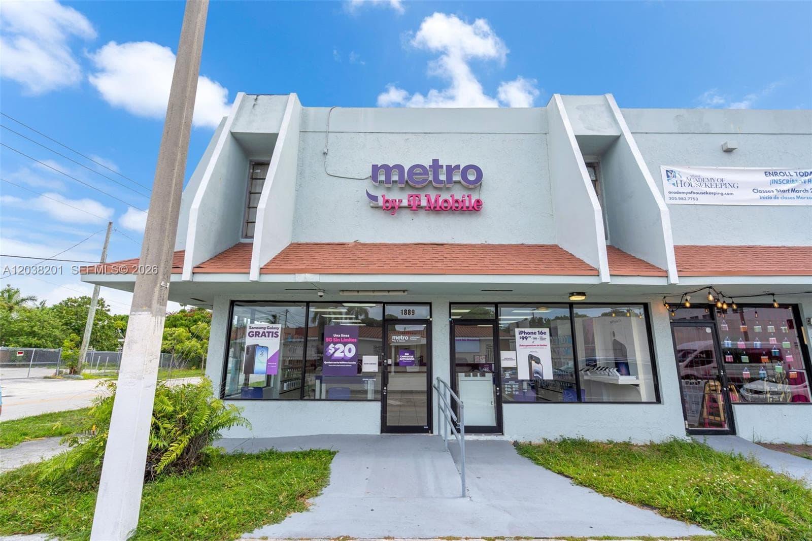 1879 NW 7th St, Miami FL 33125