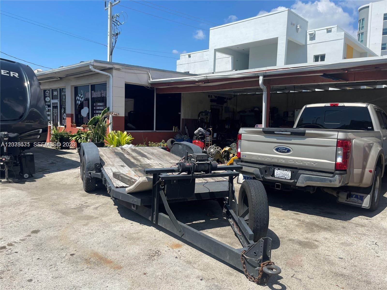 2045 NW 36th St, Miami FL 33142