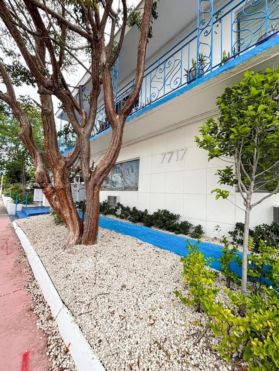 7717 Byron Ave, Miami Beach FL 33141