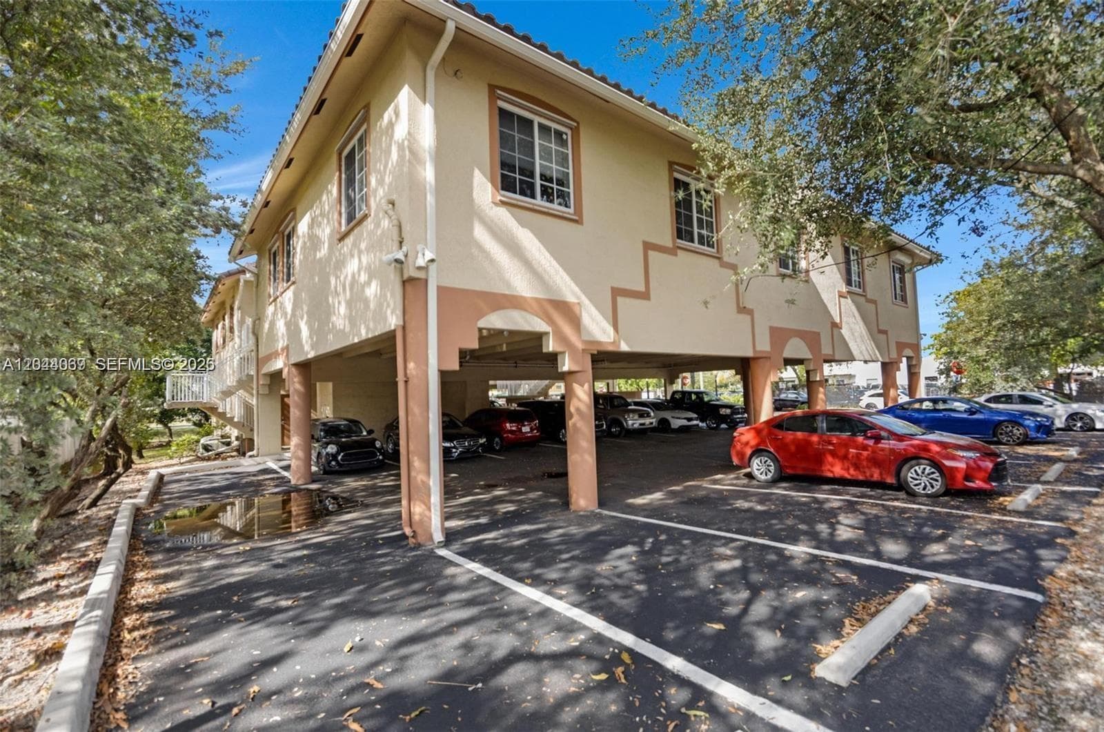 5595 Orange Dr # 101, Davie FL 33314