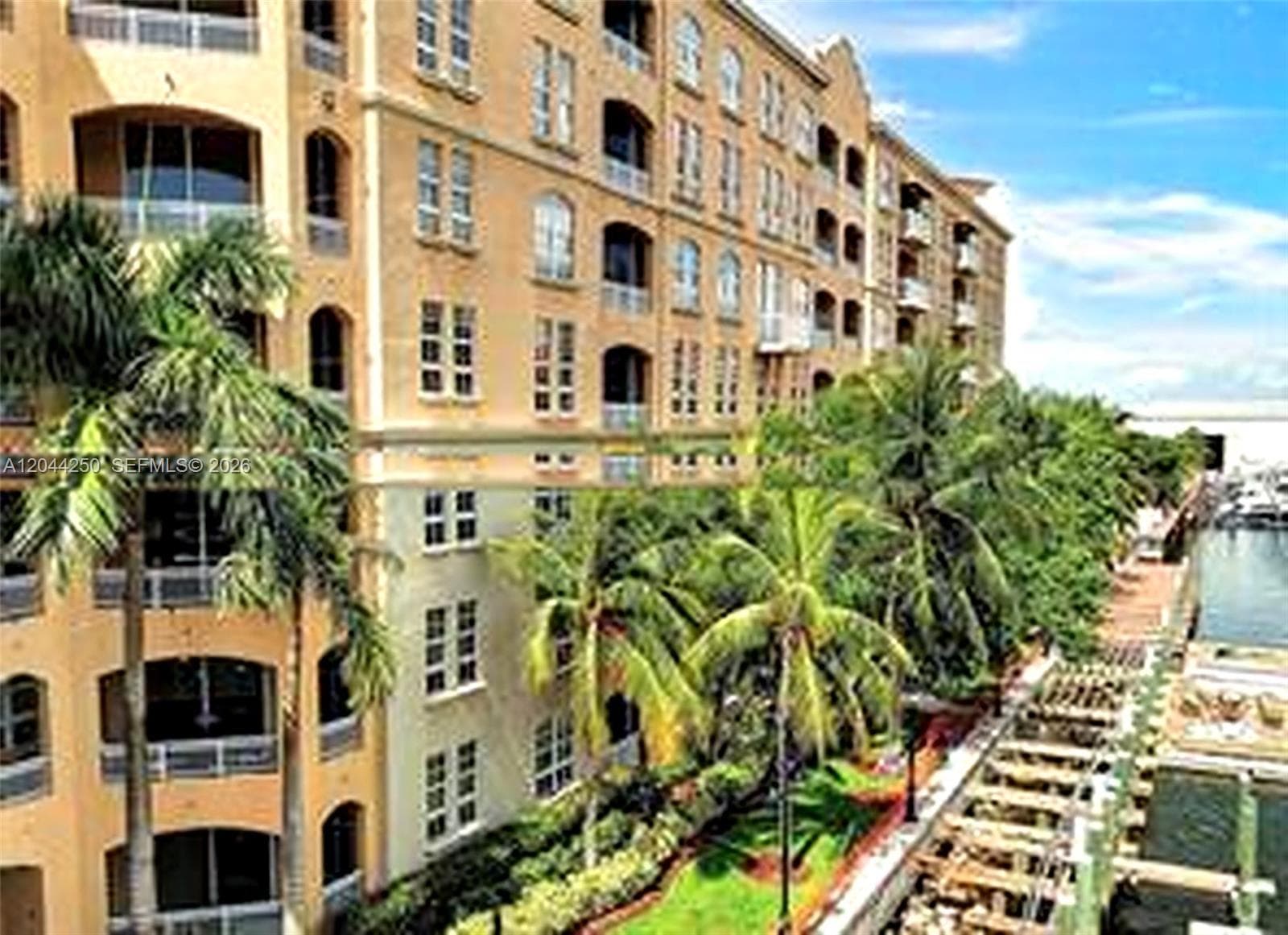 3001 NE 185th St, Aventura FL 33180