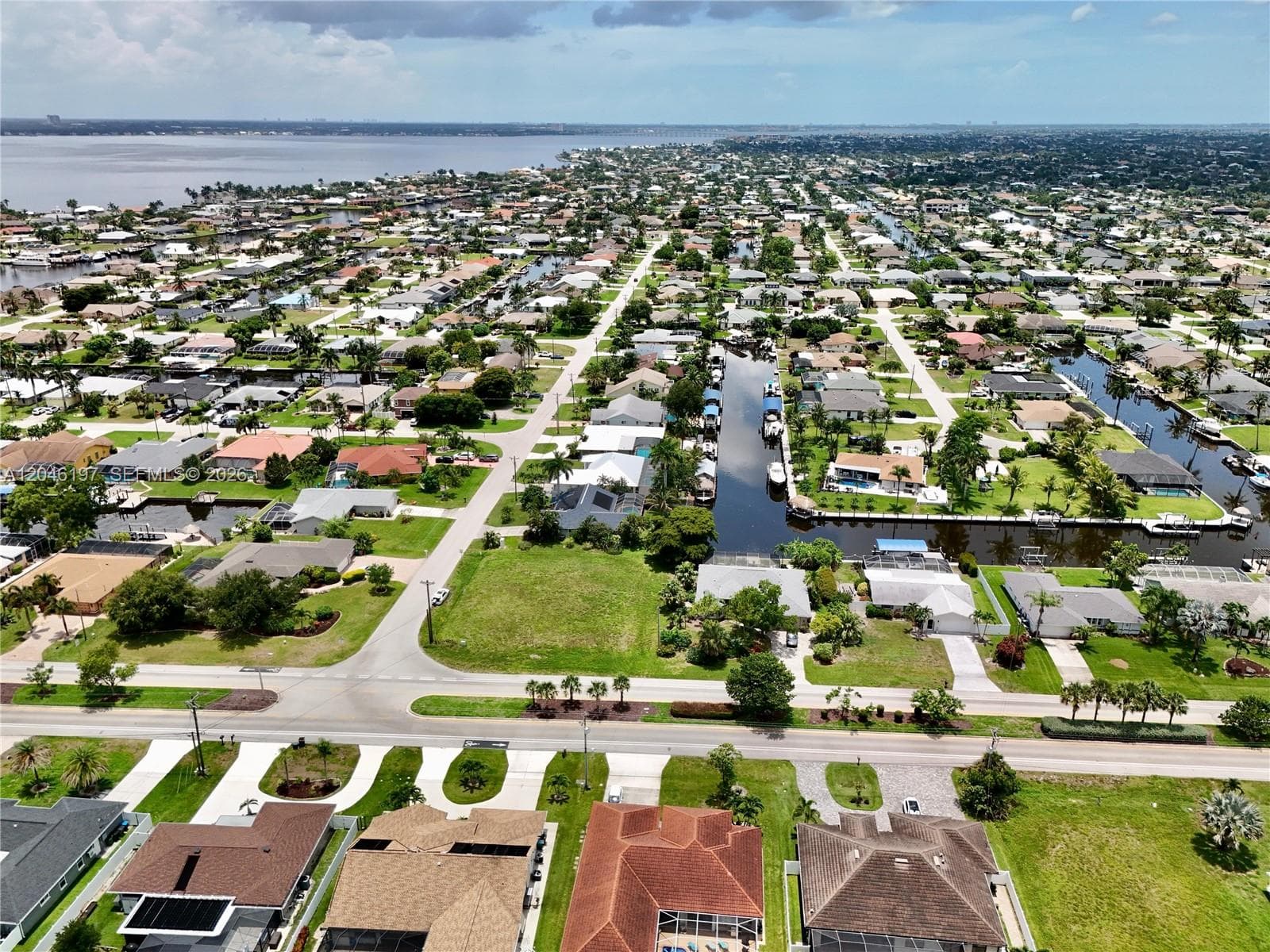 2014 EVEREST PKWY, Cape Coral FL 33904
