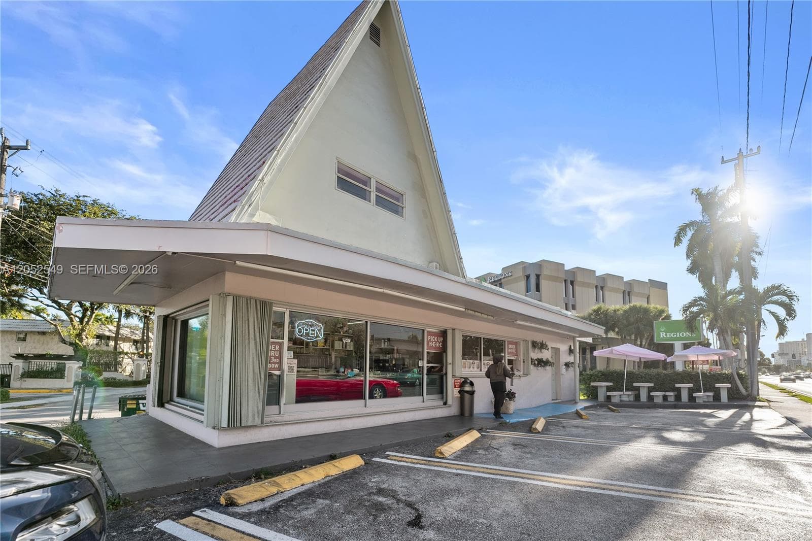 Pinecrest, FL, 33143