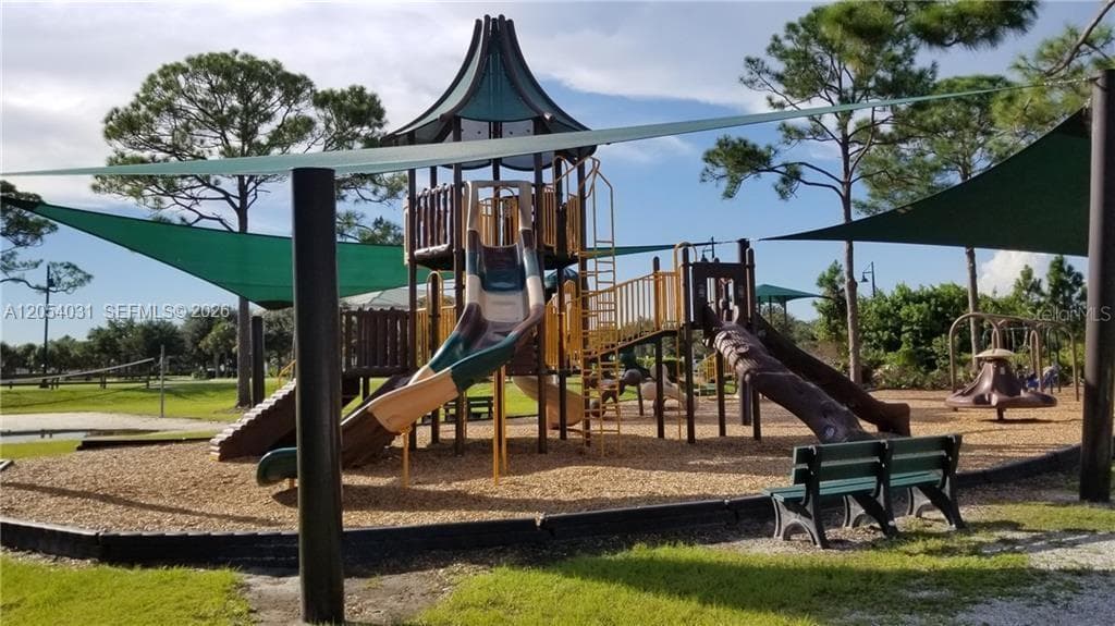 23 Cottagemaid St, North Port FL 34288