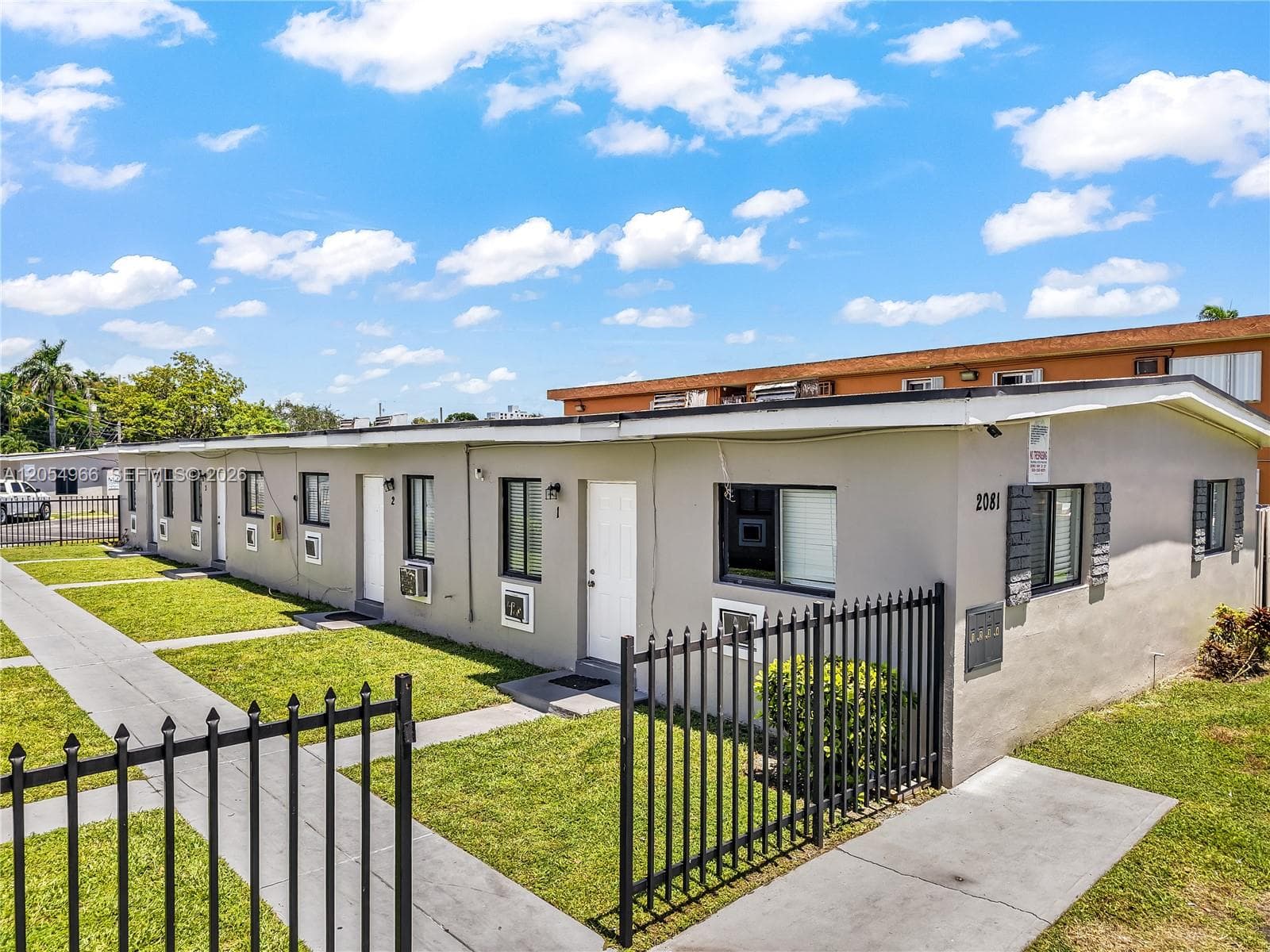 2090 NW 31st St, Miami FL 33142