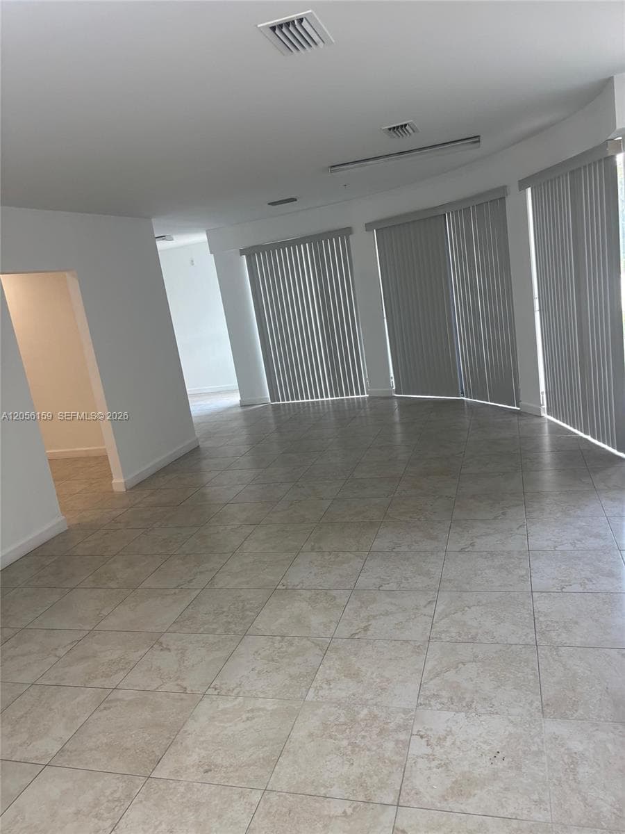 710 E 9th St, Hialeah FL 33010