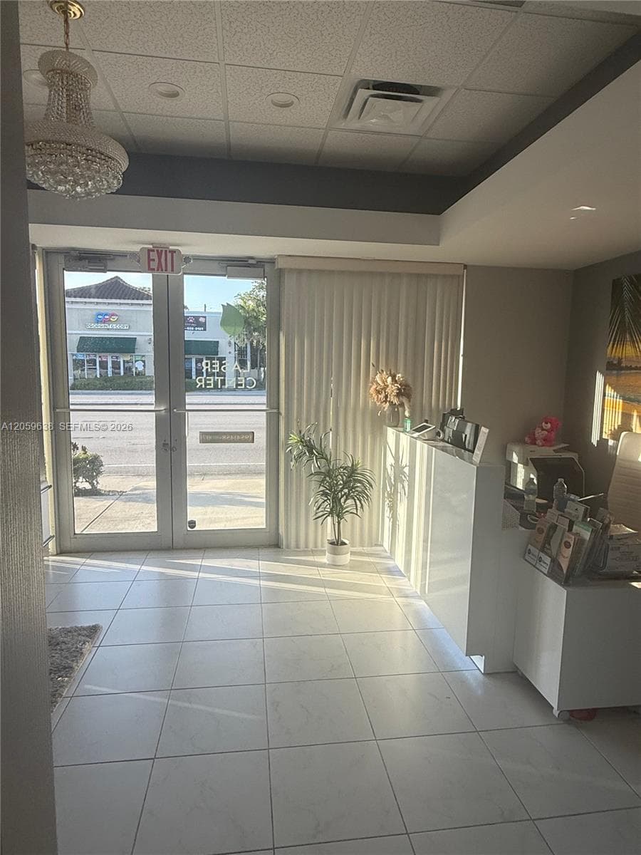 Hallandale Beach, FL, 33009