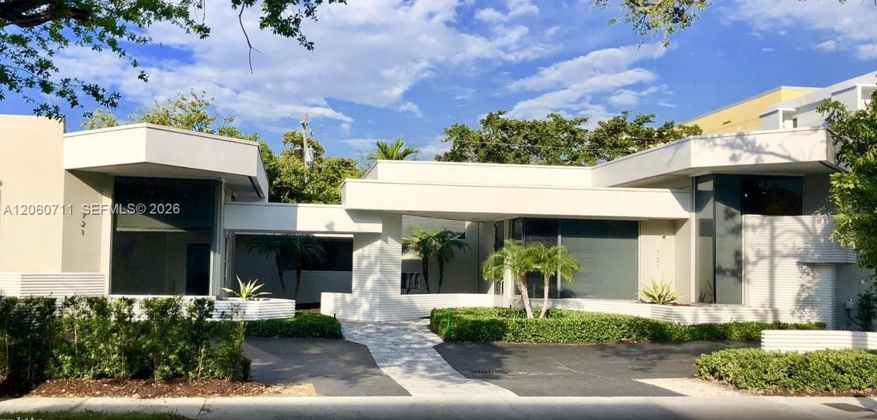 721 NE 3rd Ave, Fort Lauderdale FL 33304