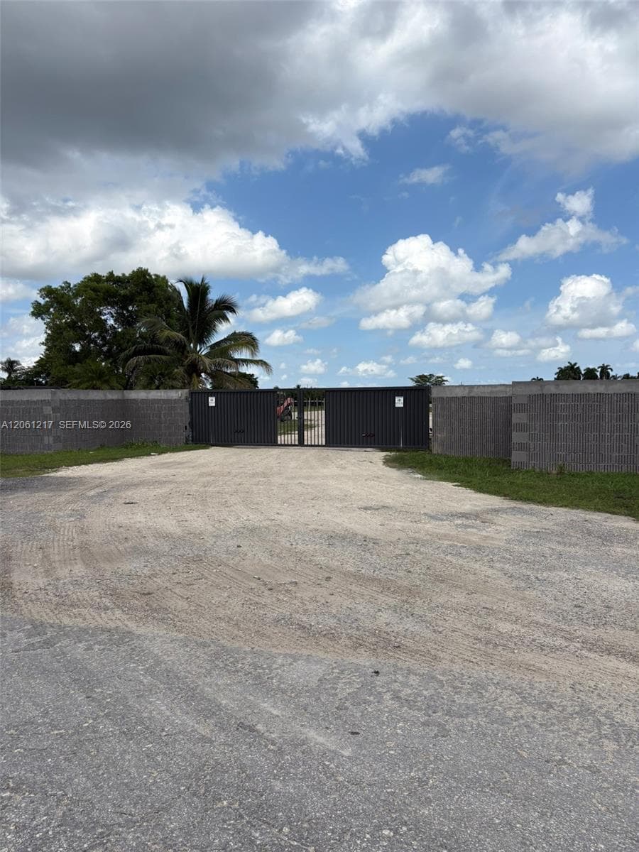 12495 SW 199 AVE, Miami FL 33196