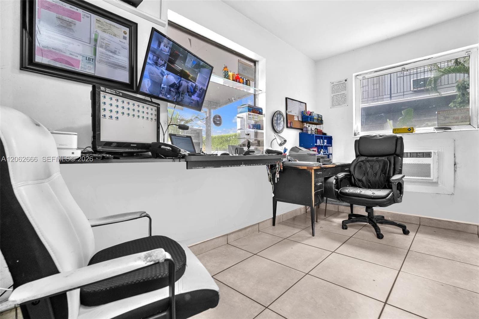 8 E 13th St, Hialeah FL 33010