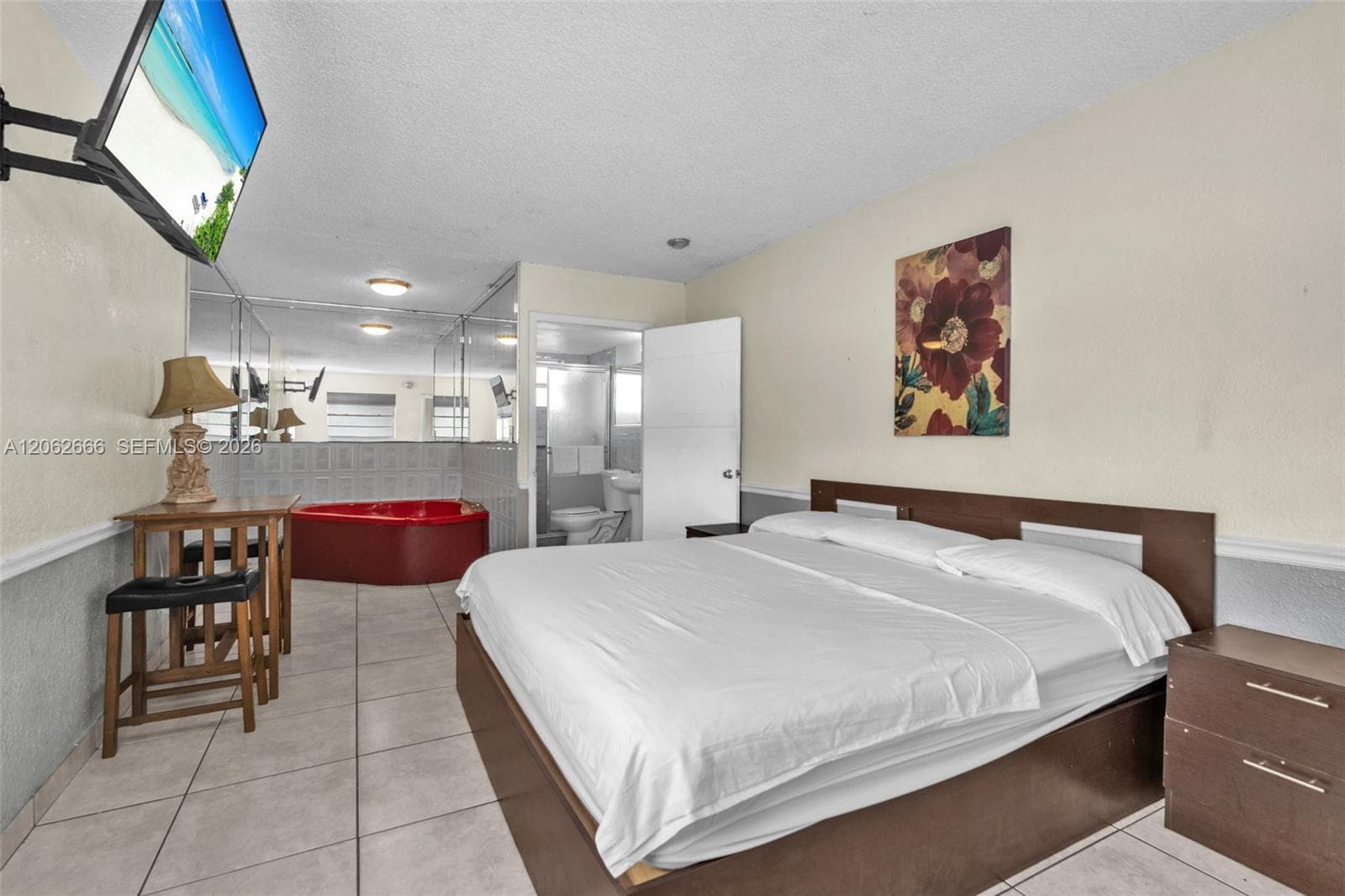 8 E 13th St, Hialeah FL 33010