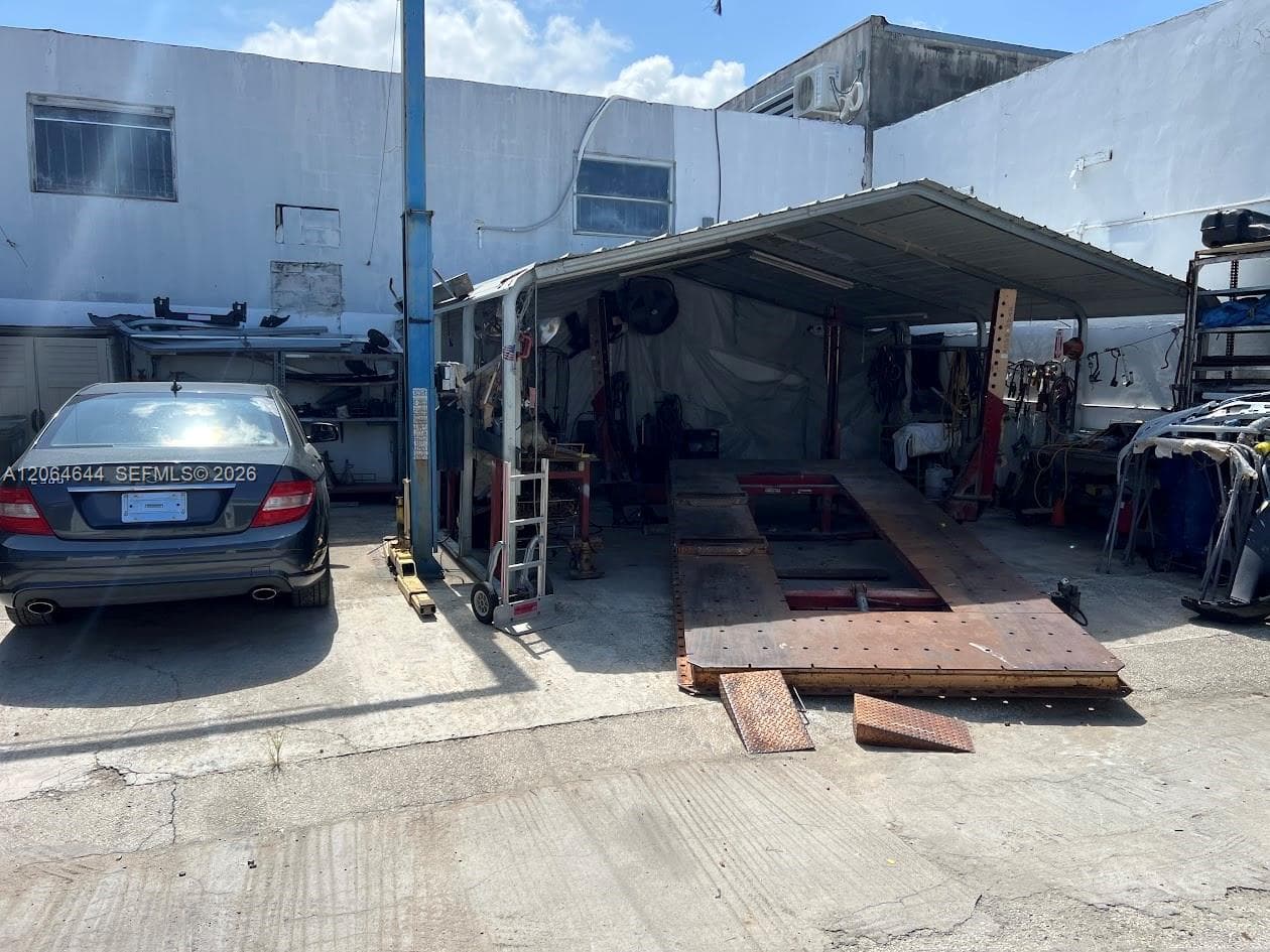 205 N Dixie Hwy, Hallandale Beach FL 33009