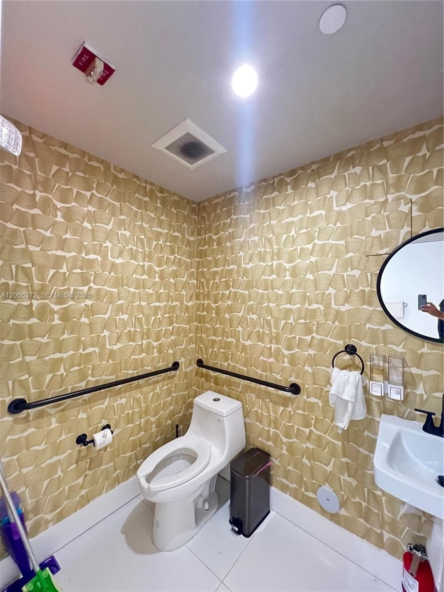 475 NE 30 TERRACE # 5, Miami FL 33137