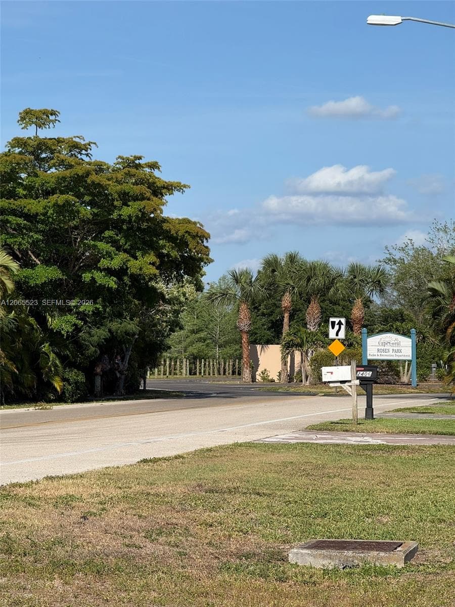 2328 SE 15 Terr, Cape Coral FL 33990