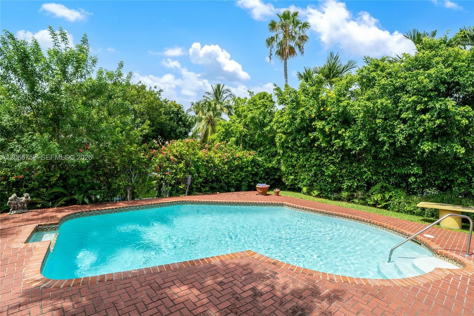 1860 Cleveland Rd, Miami Beach FL 33141