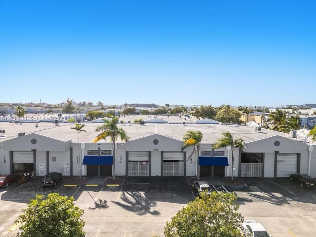 7380 NW 56th St # 7380, Miami FL 33166