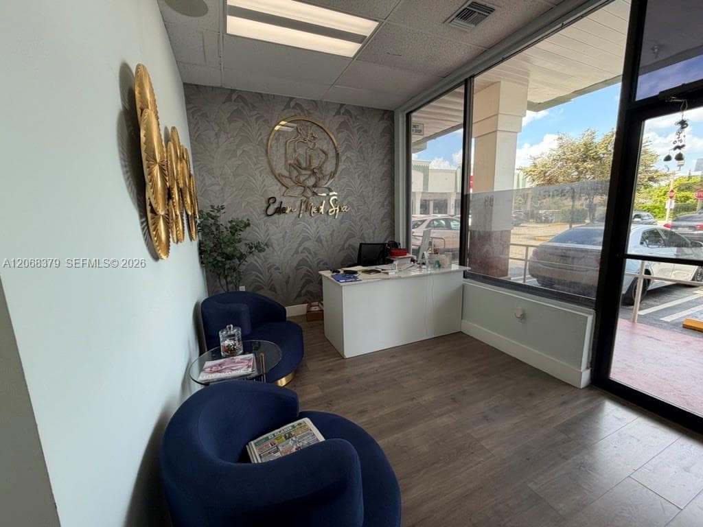 8318 SW 40th St, Miami FL 33155