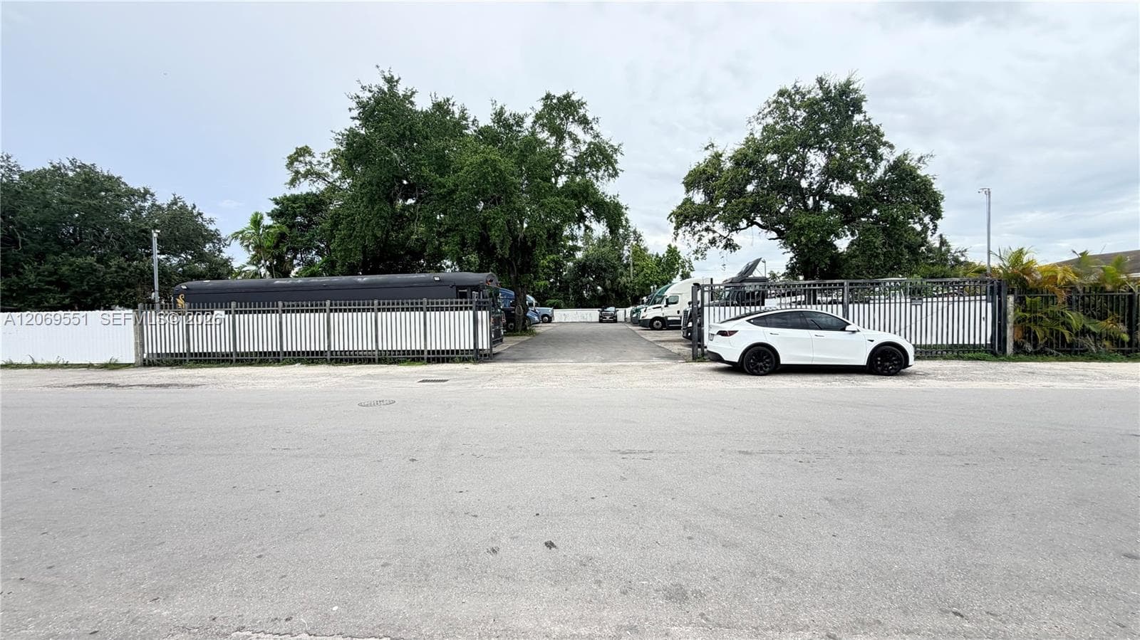 3051 NW 75 St, Miami FL 33147