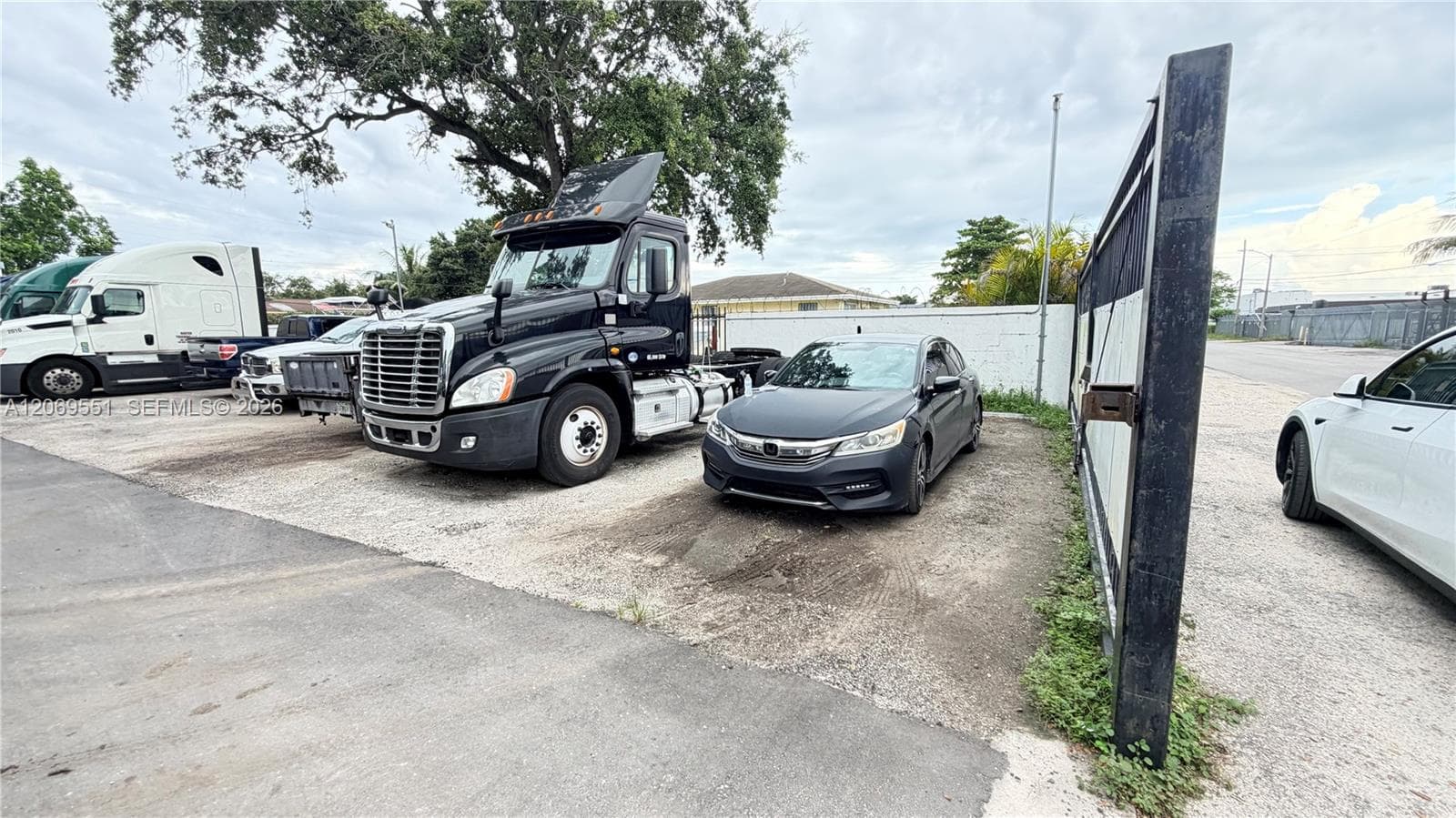 3051 NW 75 St, Miami FL 33147