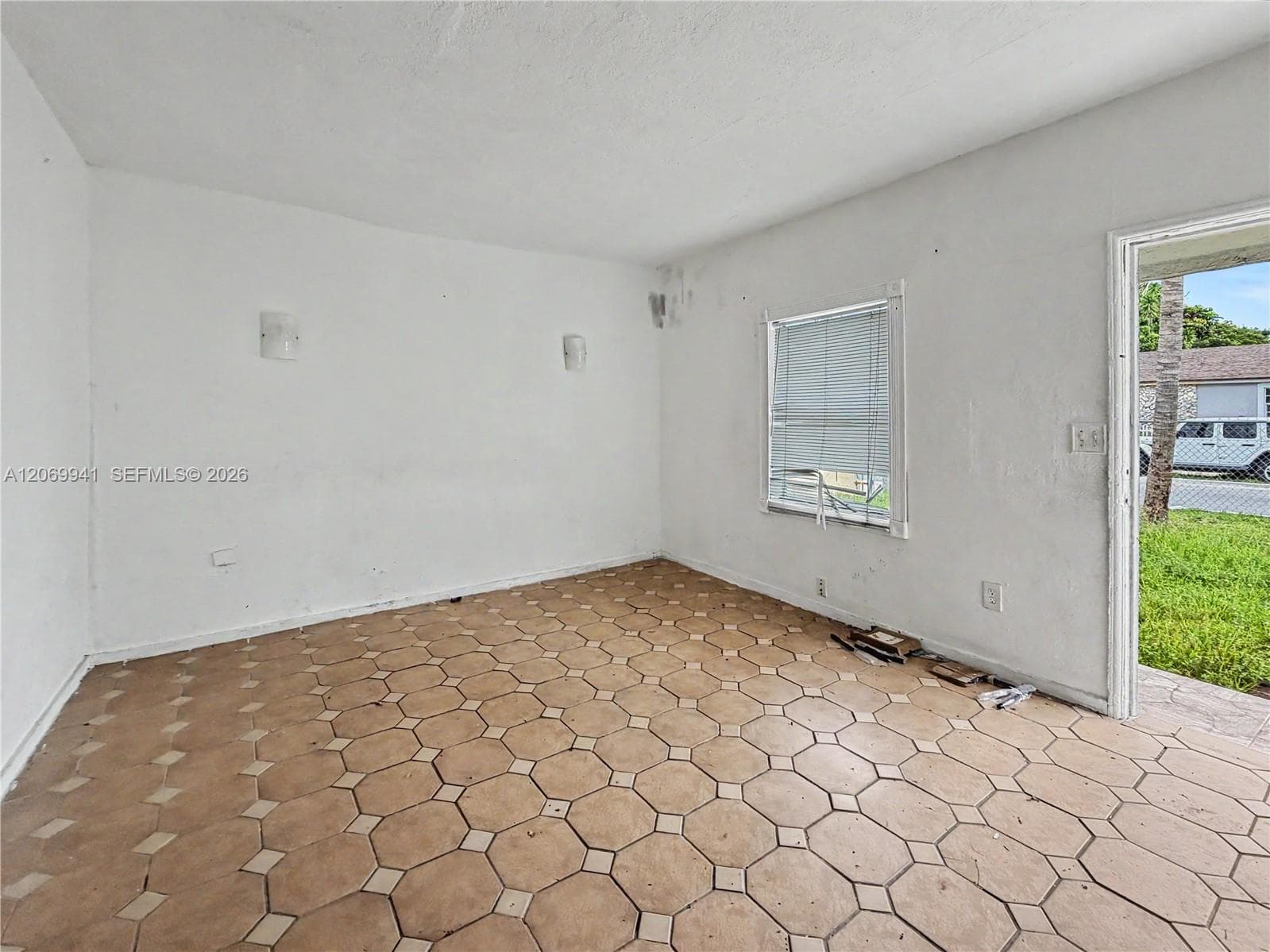 2728 NW 3rd St, Miami FL 33125