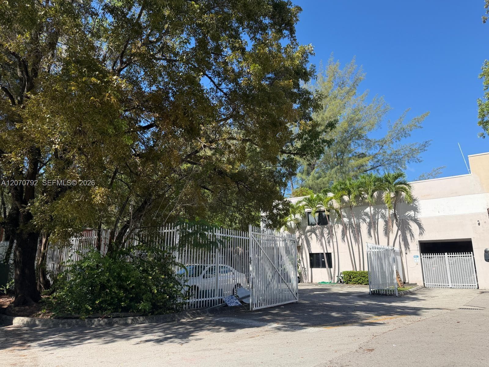 1650 NW 95th Ave, Doral FL 33172
