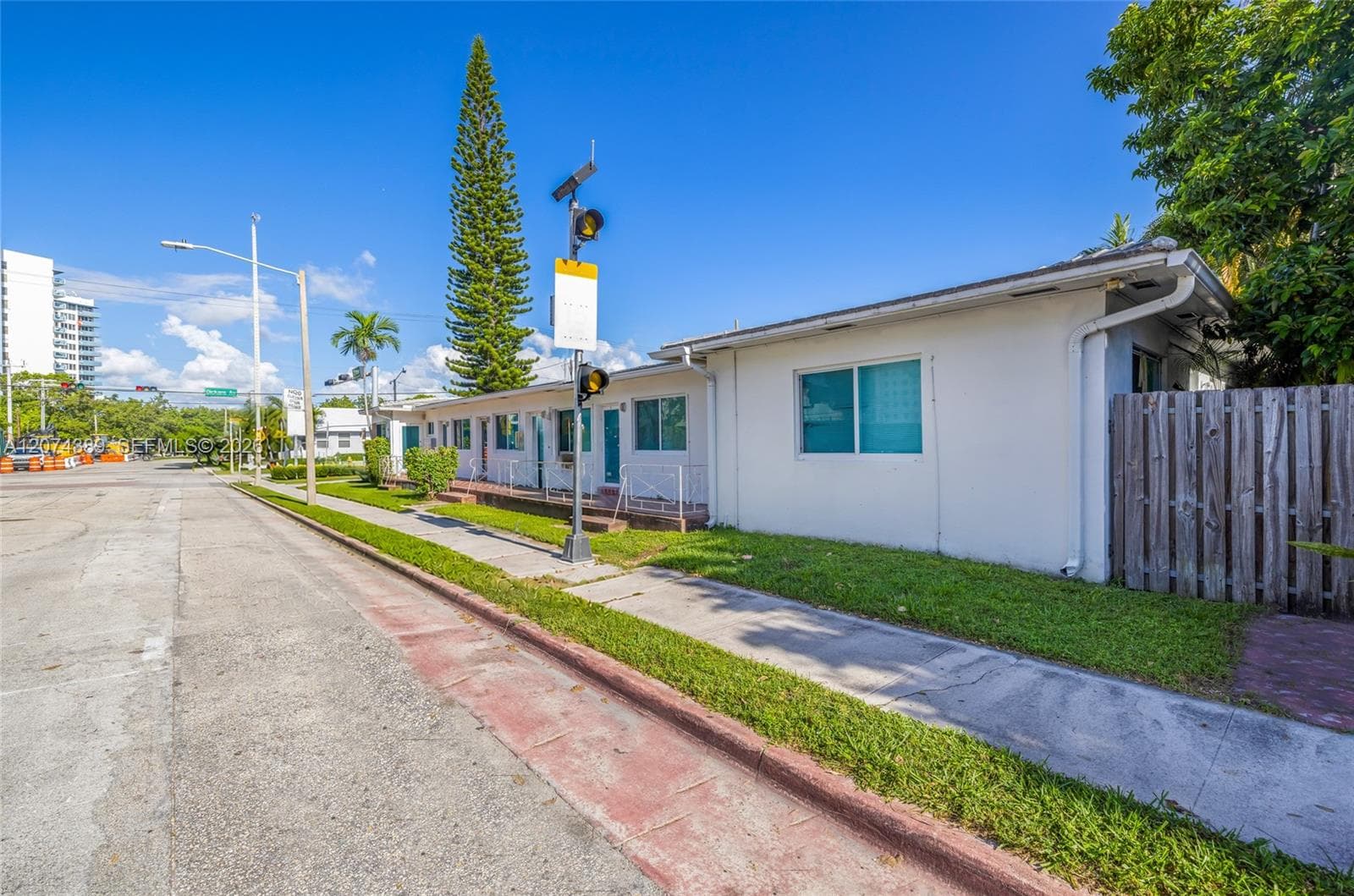 625 75th St, Miami Beach FL 33141