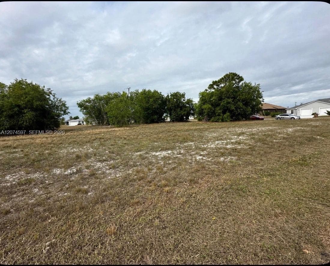 806 SKYLINE, Cape Coral FL 33991