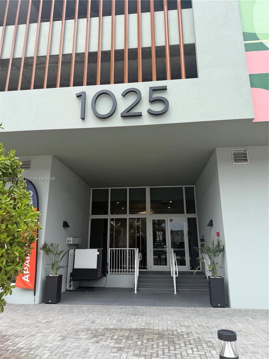 1033 E 25th St # 1, Hialeah FL 33013