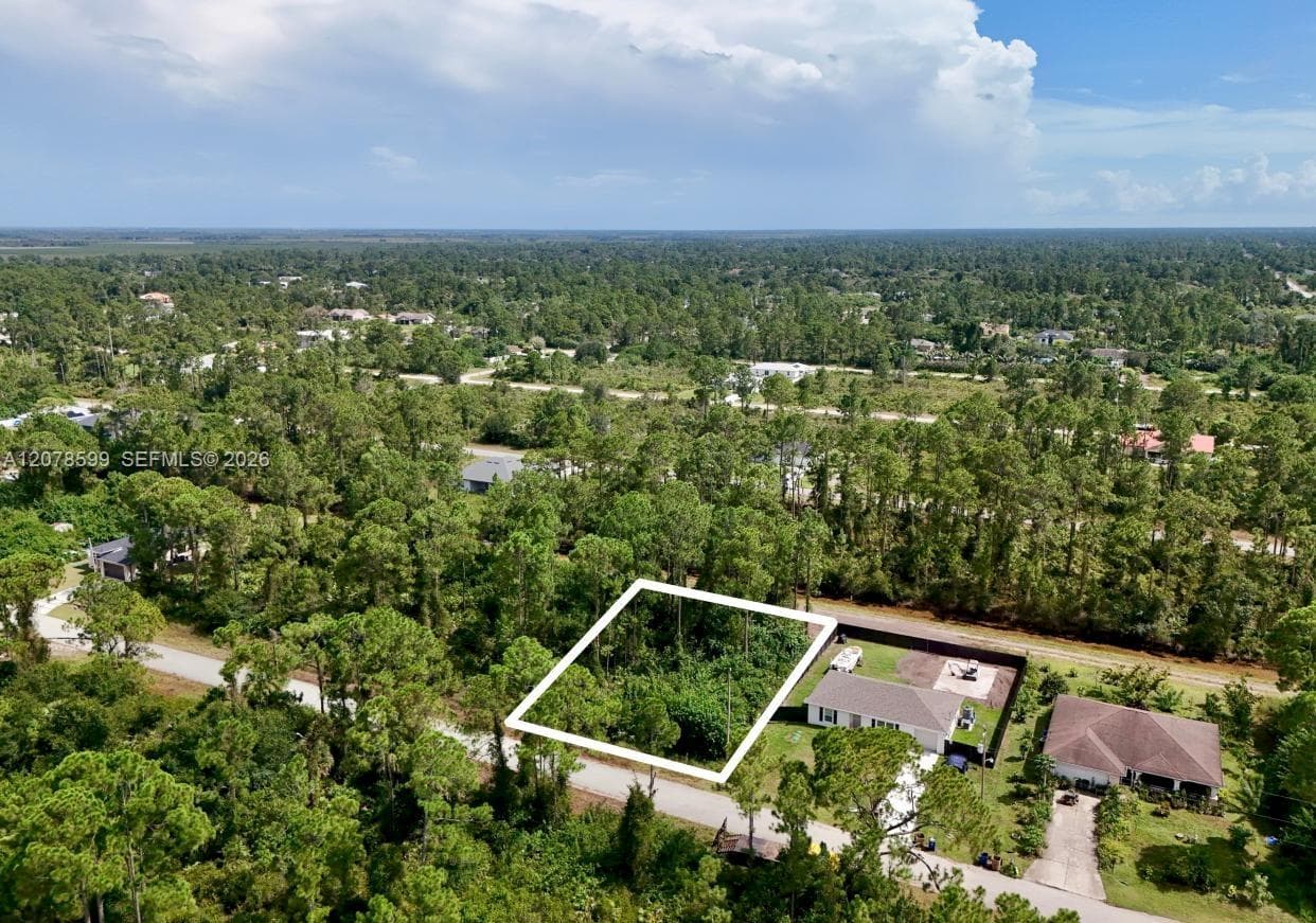 1114 CRAFT ST E, Lehigh Acres FL 33974